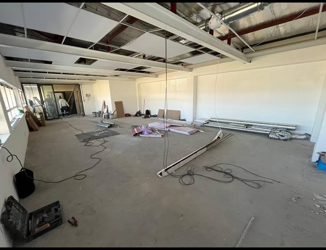 93M² BUSINESS TO LET IN MAITLAND